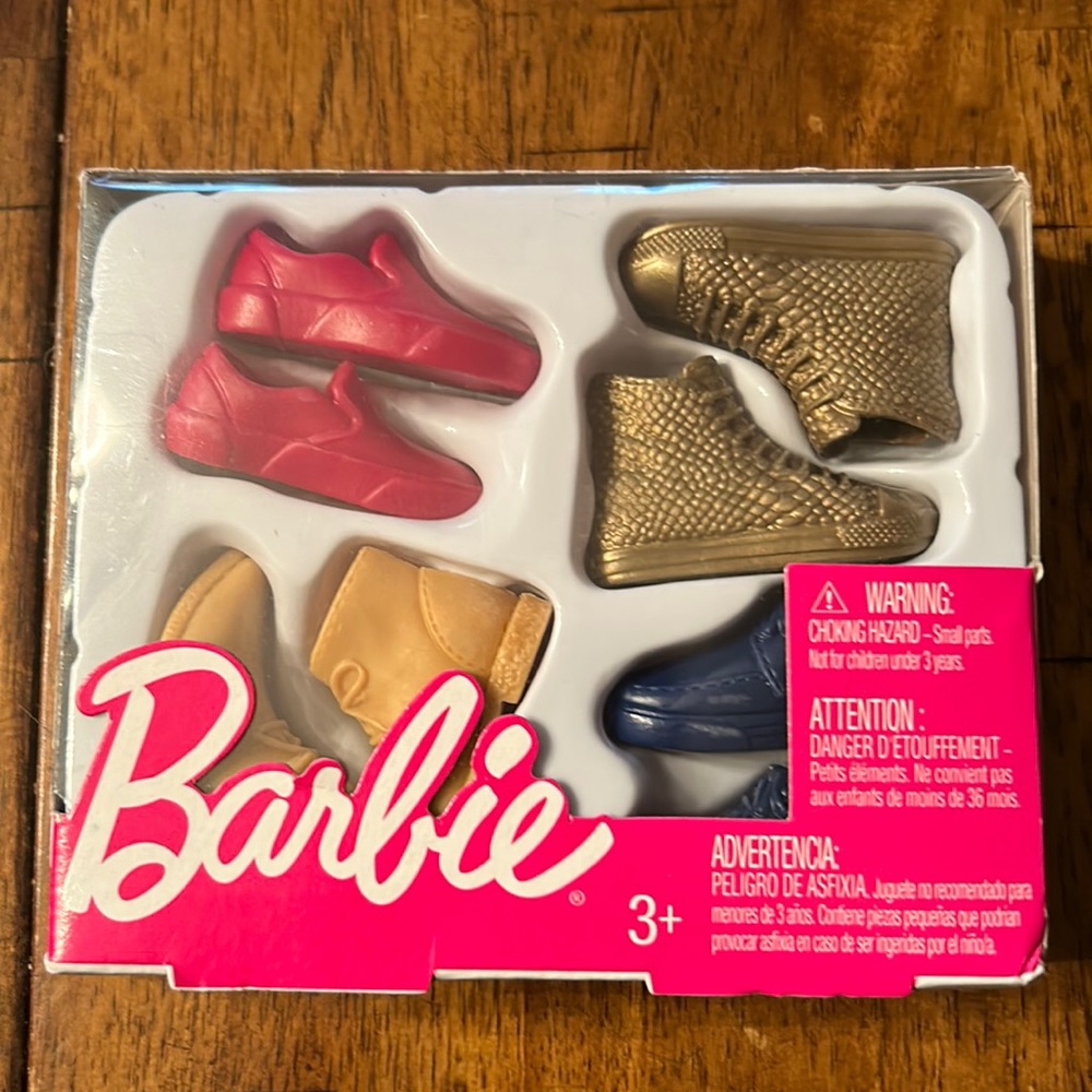 Barbie shoes, 4 sets of boy shoes, NEW
